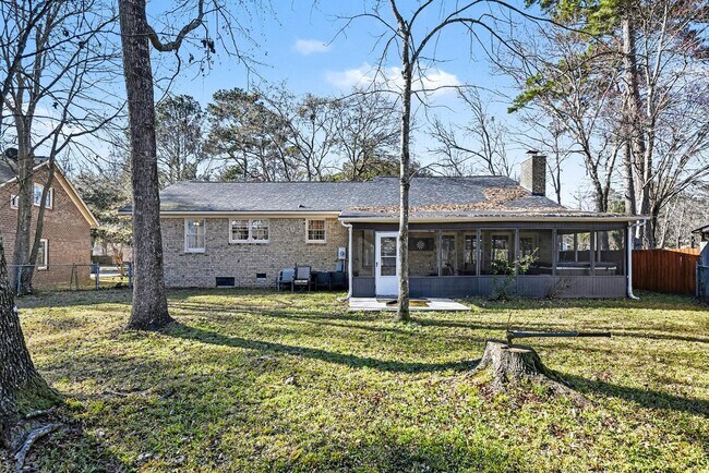 Building Photo - 108 Laurels Curve