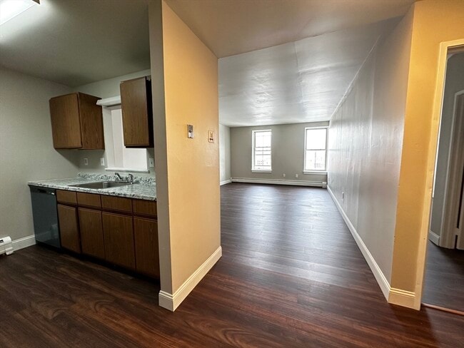 Building Photo - 174 High St