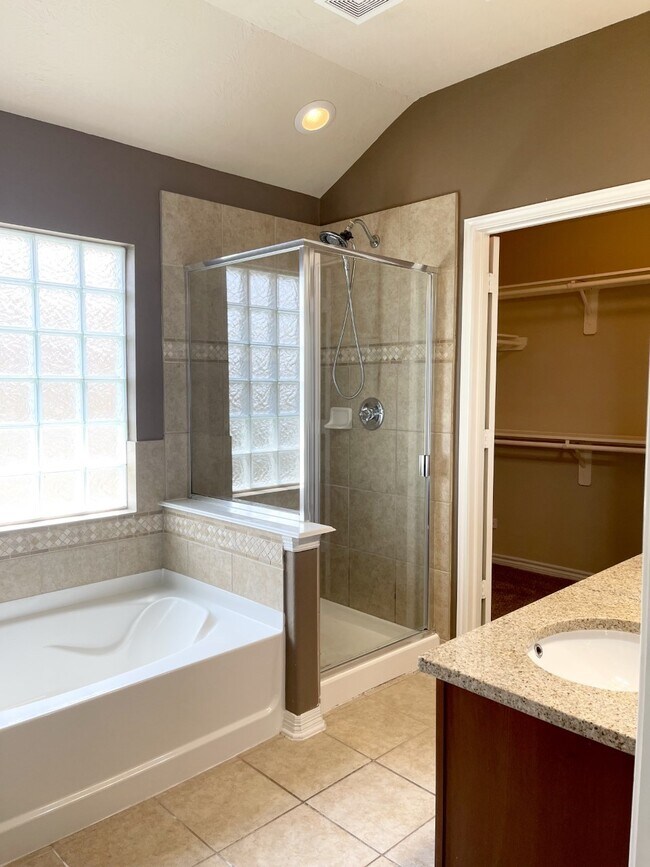 Building Photo - 11122 Barker Park Ct