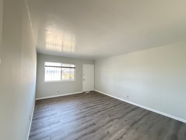 Building Photo - 4100-4106 S 41st Street