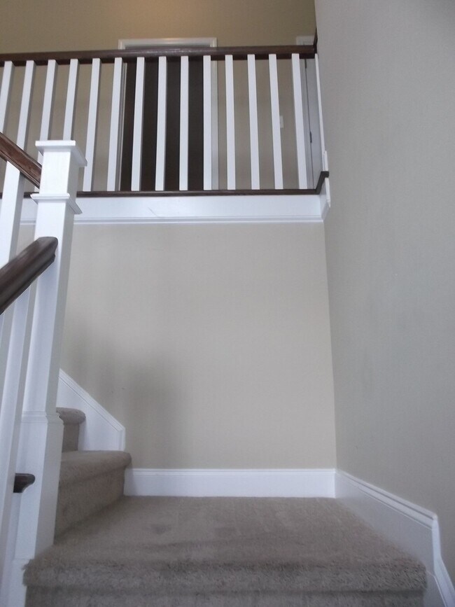 Building Photo - Absolutely Gorgeous!