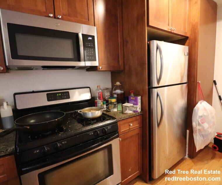 Building Photo - 64 Louis Prang St