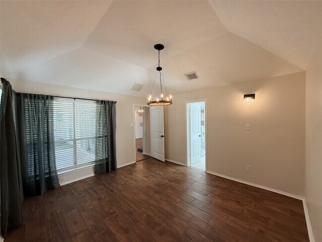 Building Photo - 2602 Northern Dr