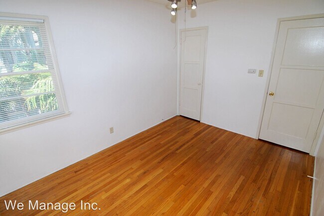 Building Photo - 1218 E 1st St