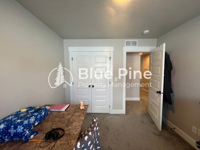 Building Photo - 2886 Sunburst Dr