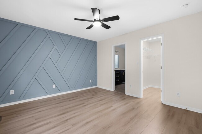 Building Photo - 305 Dearing Dr