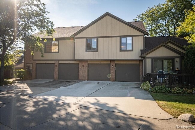 Building Photo - 276 Meadow Bridge Dr