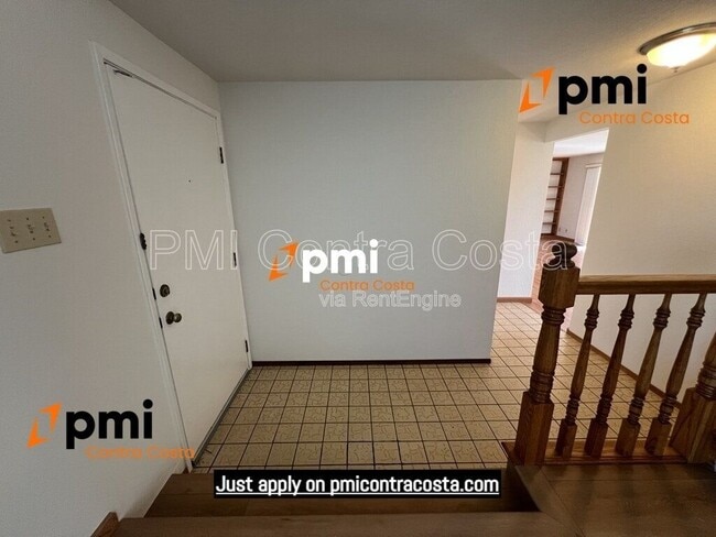 Building Photo - 2850 St Denis Dr