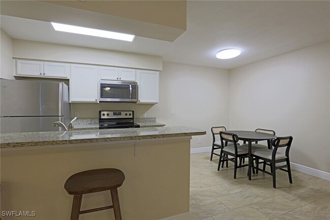Building Photo - 5327 Summerlin Rd