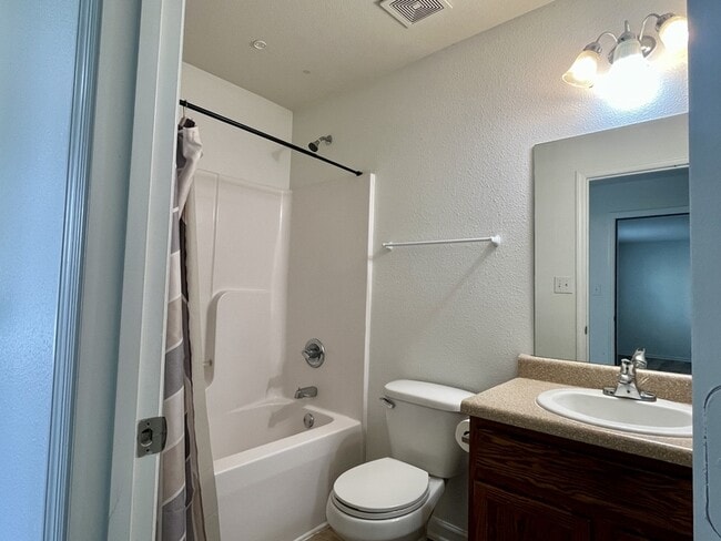 Building Photo - 202 Sagebrook Dr