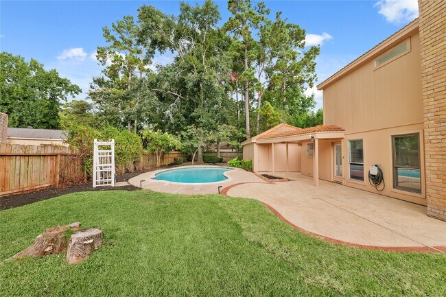 Building Photo - 3711 Fernview Dr