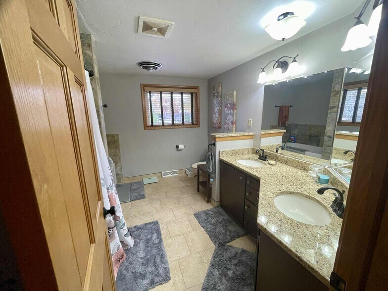 Building Photo - 1447 Stead Dr