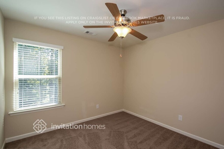 Building Photo - 3479 Village Park Ln SW