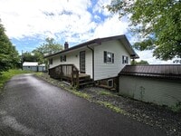 Building Photo - Open Space Upper Unit in Crumpler NC