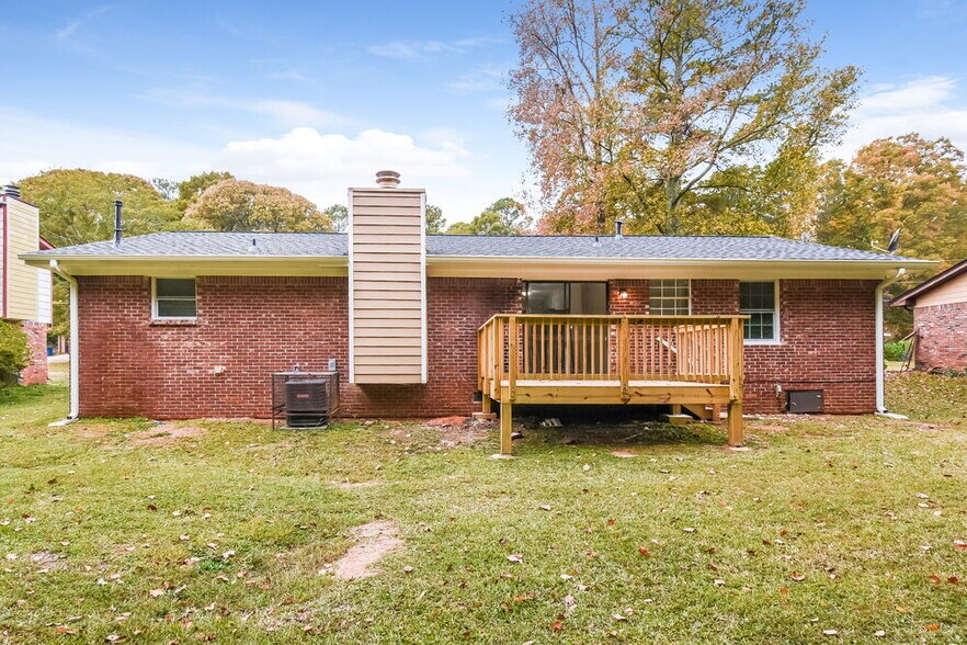 Building Photo - 6378 Valley Brook Dr