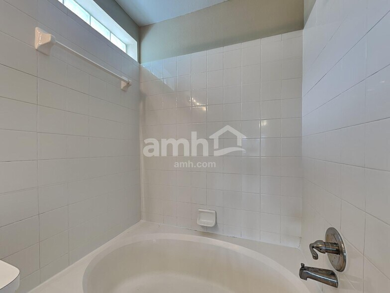 Building Photo - 622 Cape Cod Cir