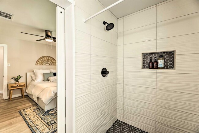 Building Photo - 6204 Wagon Bend