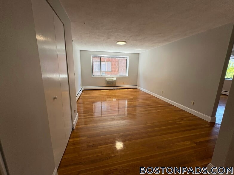 Building Photo - 230 Babcock St