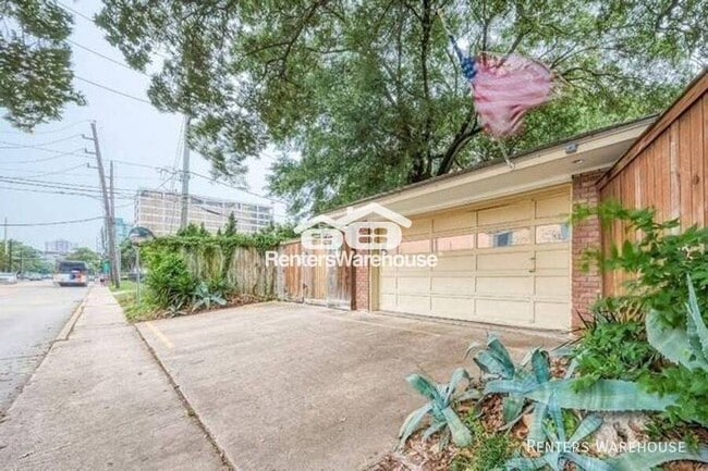 Building Photo - 5203 Chesapeake Way