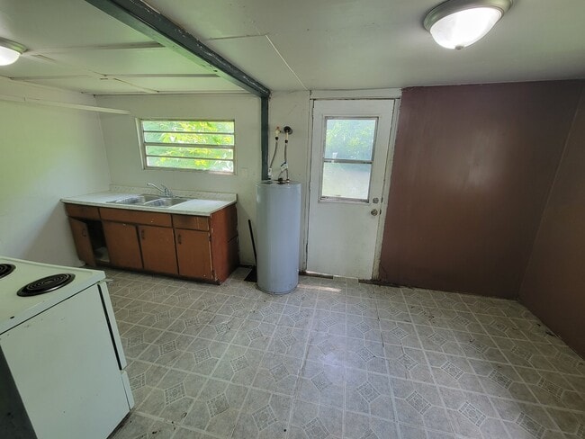 Building Photo - 14052 Railroad Ave