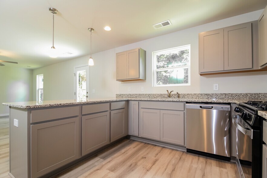 Building Photo - 210 Celebration Ave