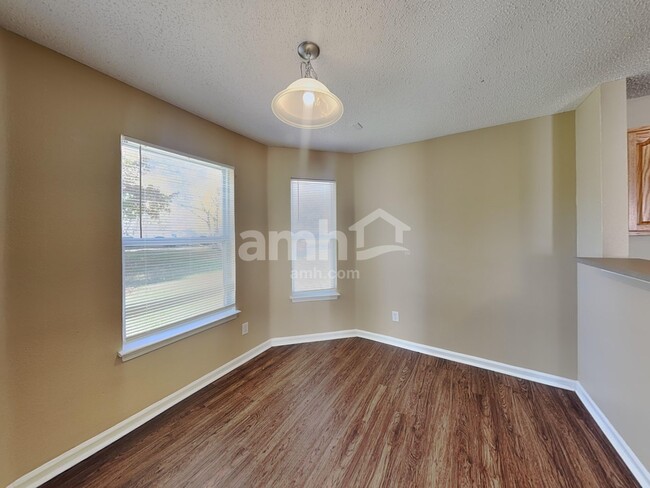 Building Photo - 5973 Redcliff North Ln