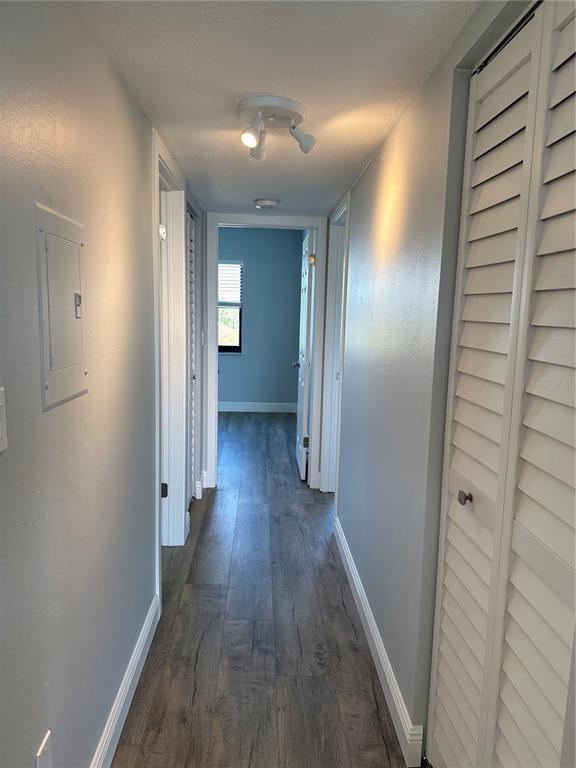 Building Photo - 12500 Capri Cir N