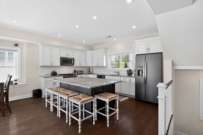 Building Photo - 103 N Madison Ave