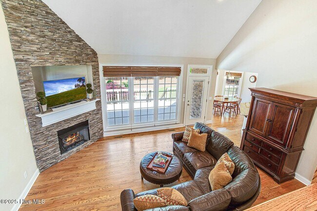 Building Photo - 103 Tomahawk Ct