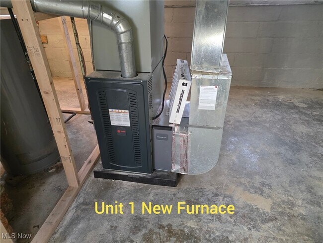 Building Photo - 3658 W 58th St