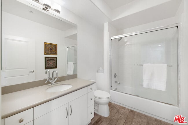 Building Photo - 7100 Playa Vista Dr