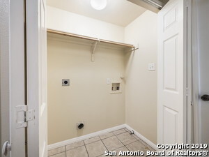 Building Photo - 530 Dukeway Dr