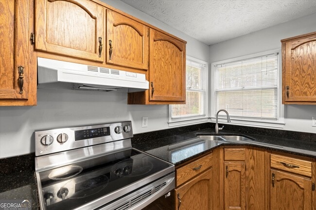 Building Photo - 115 Rockhurst Chase