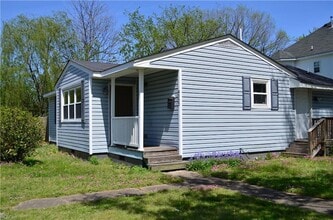 Building Photo - 4000 Elkhorn Ave