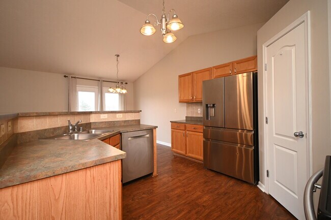 Building Photo - 5898 Ethan Dr