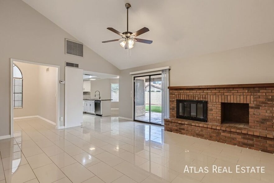 Building Photo - 5337 W Desert Hills Dr