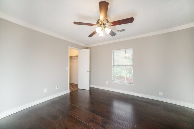 Building Photo - 9934 Totem Trail