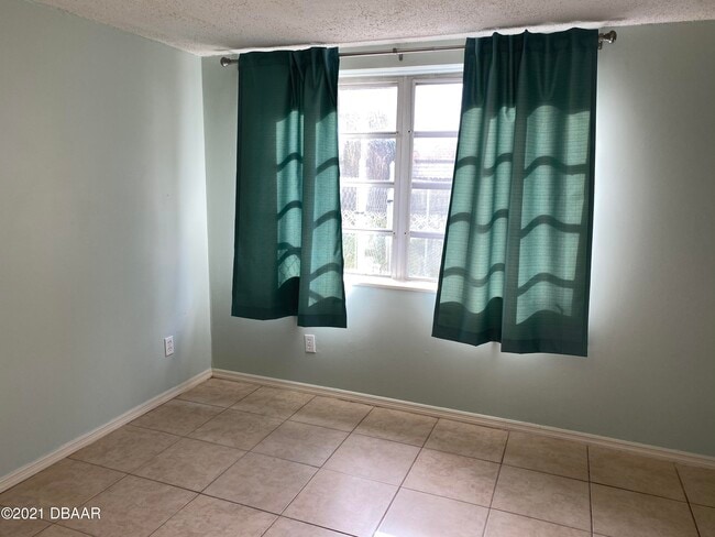 Building Photo - 420 Miriam Ave