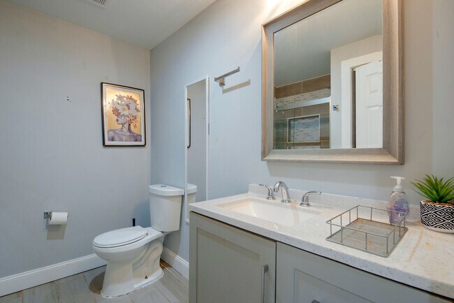 Building Photo - 1055 Peeples St SW