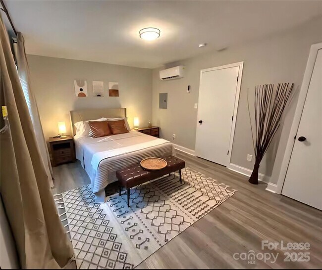 Building Photo - 2000 Patio Ct