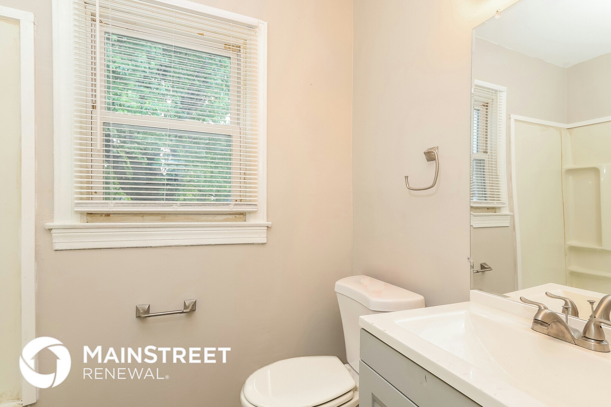 Building Photo - 2112 McCloskey Ave