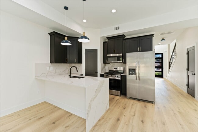 Building Photo - 4605 Siegel St