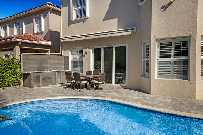 Building Photo - 7167 Ivy Crossing Ln