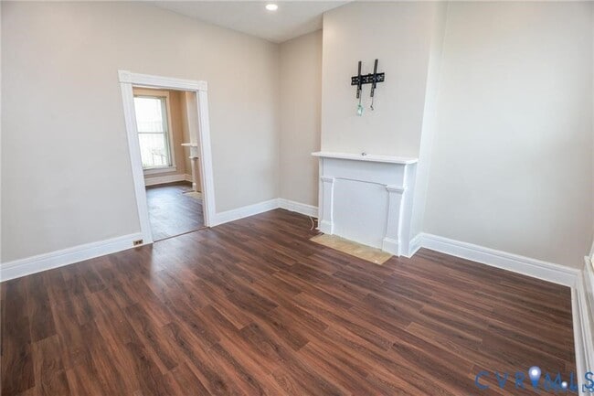 Building Photo - 1407 W Clay St