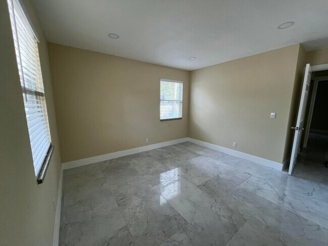 Building Photo - 11886 Orange Grove Blvd