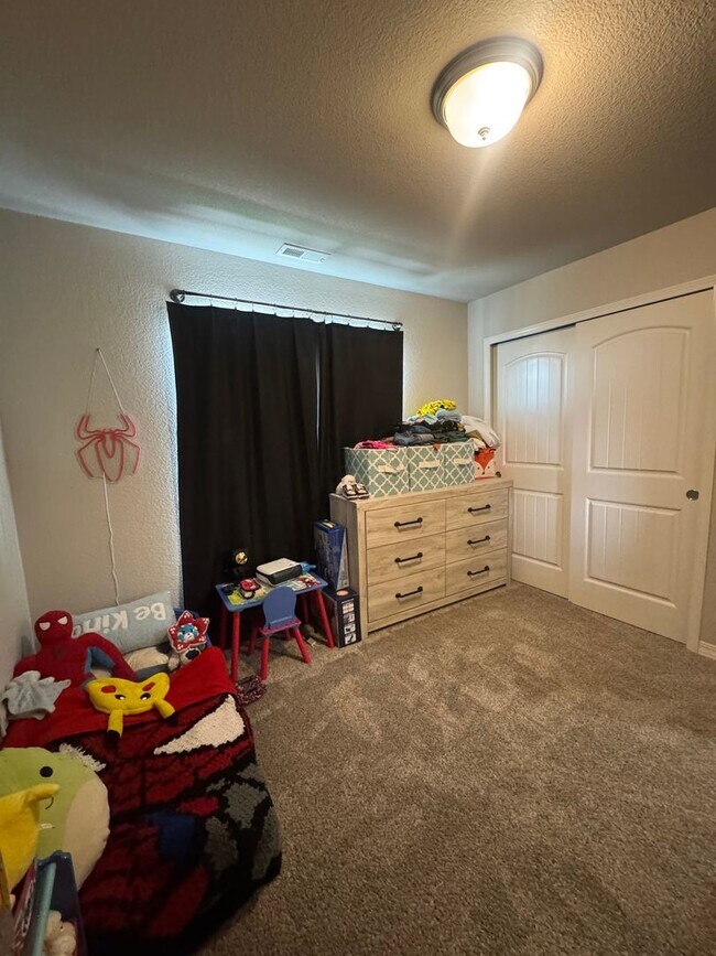 Building Photo - 3 Bed 2.5 Bath Home in Fountain Available in June