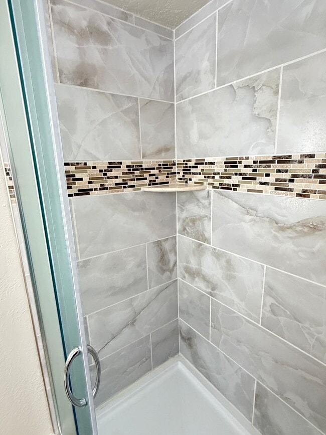 Building Photo - Beautiful Home with Quiet Location