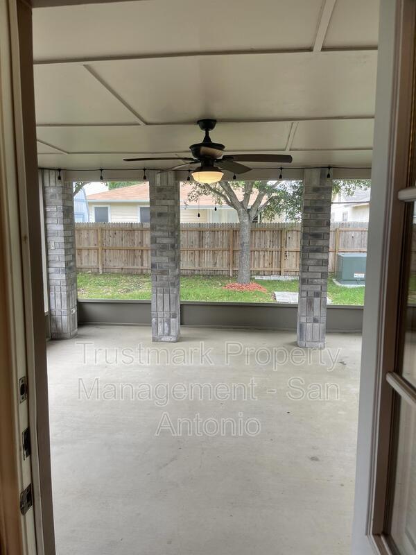 Building Photo - 8335 Bent Meadow Dr