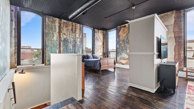 Building Photo - Downtown Loft for Lease