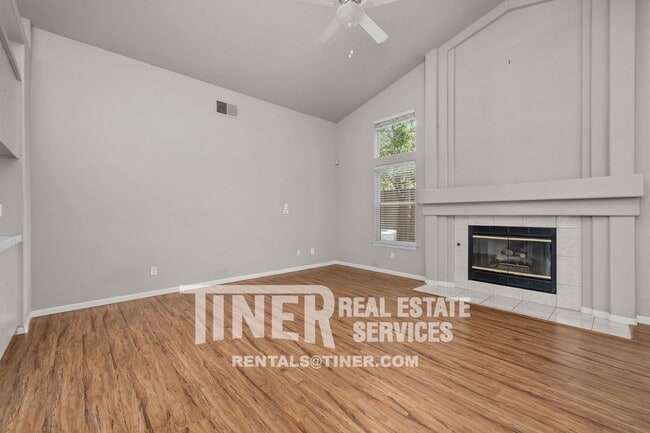 Building Photo - 2337 Fallwater Ln